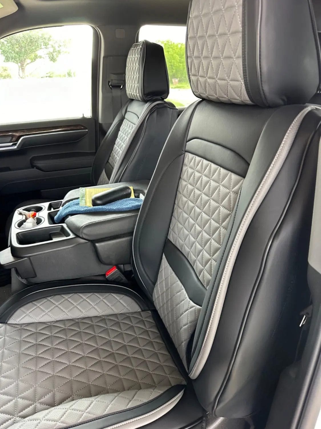 Black & Grey Breathable Waterproof Diamond Pattern Leather Seat Cover for Cars photo review