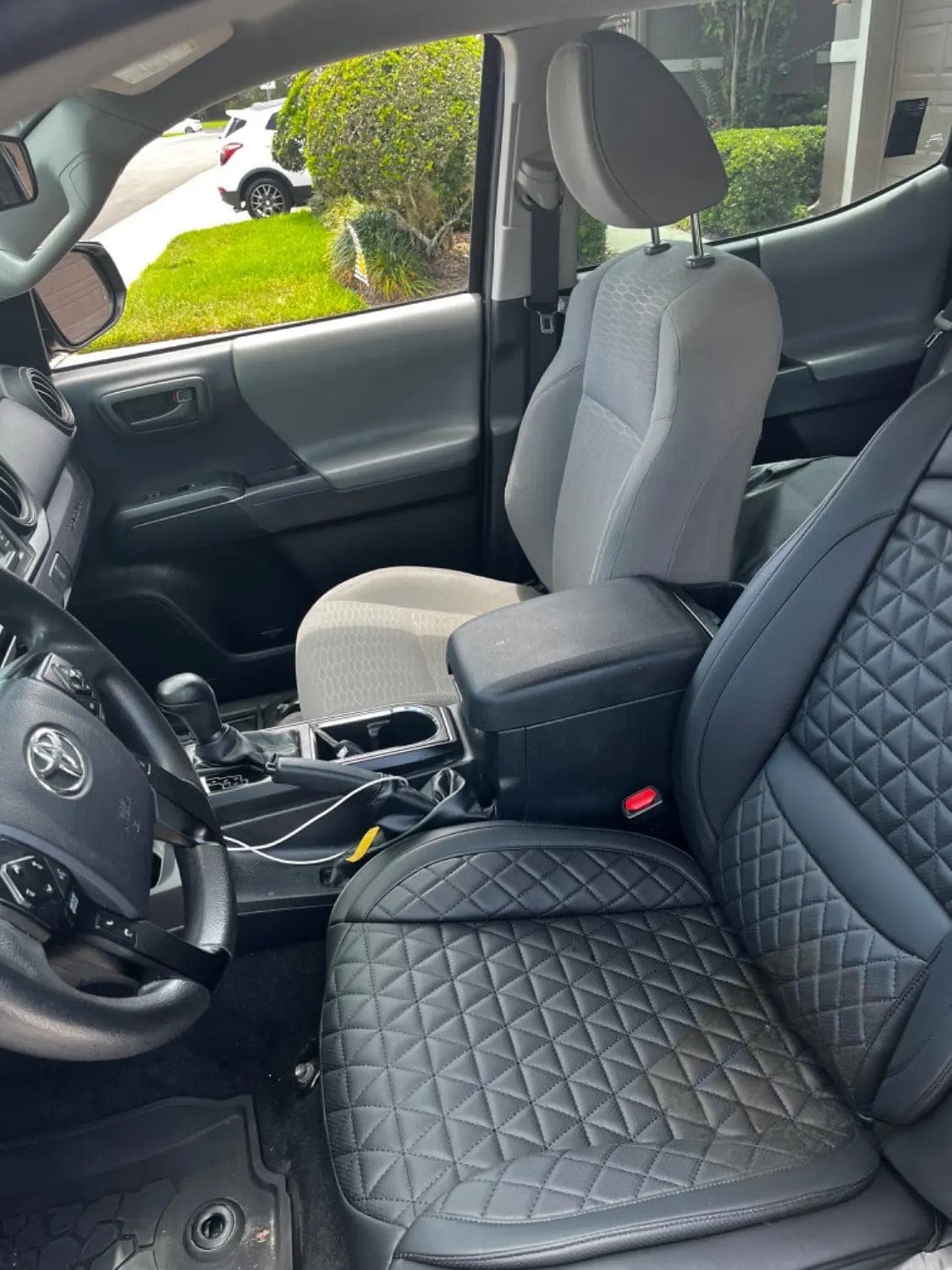 Black Breathable Waterproof Diamond Pattern Leather Seat Cover for Cars photo review