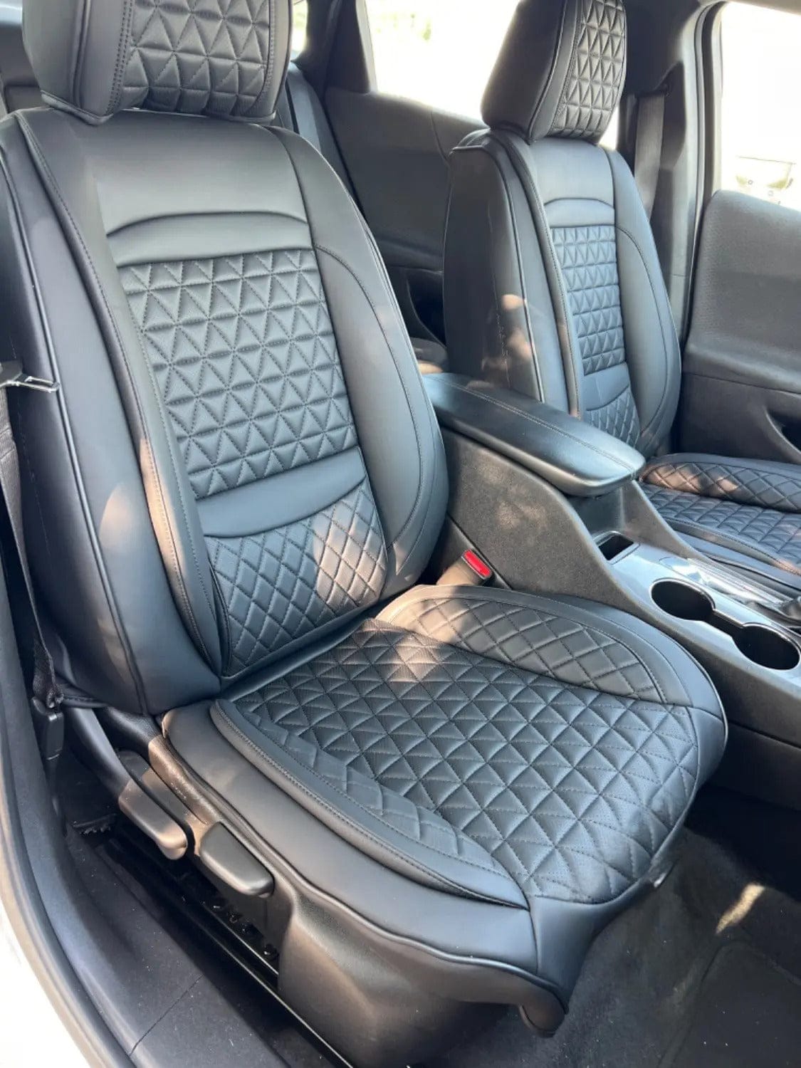 Black & Grey Breathable Waterproof Diamond Pattern Leather Seat Cover for Cars photo review